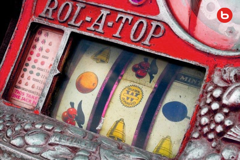 máquina tragamonedas antigua